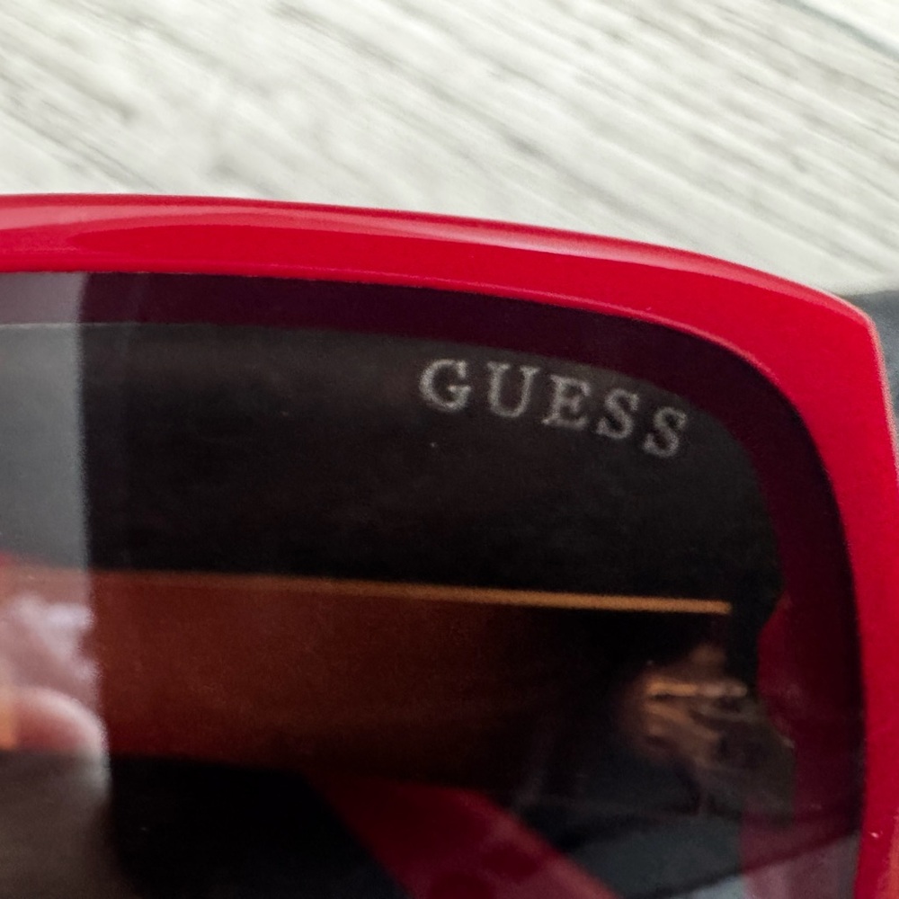 Guess Bold Red gold square gradient sunglasses GO00031 - Picture 5 of 5
